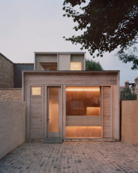 Rodinný dům v ulici Wembury Mews v Londýně od Russella Jonese