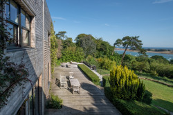 Nová společná terasa (Rekosntrukce domu v Bretani, MOLO ARCHITEKTI)