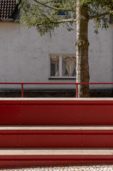 Kulturní prostor před ZUŠ Pečky od Alžběty P. Brůhové