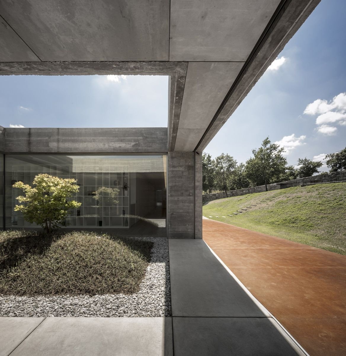 Sambade House, Spaceworkers