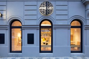 Interiér vinárny WineList od studia Collarch