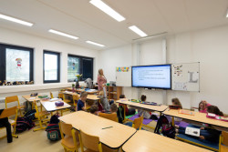 Kapacita školy je 300 žáků.