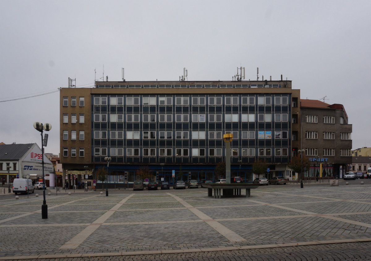 Původní budova z roku 1969. (Rekonstrukce přerovského magistrátu; atelier gram)