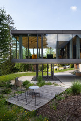 Přístavba hotelu U Holubů v Čeladné z dílny Kamil Mrva Architects