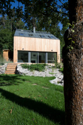 Proměna chaty v rodinný dům od studia Prajaga v Praze