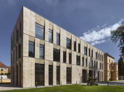 Rekonstrukce a dostavba Korejského velvyslanectví v Praze, SIAL architekti a inženýři spol. s r.o.: Zahrada objektu představuje místo pro konání společenských akcí