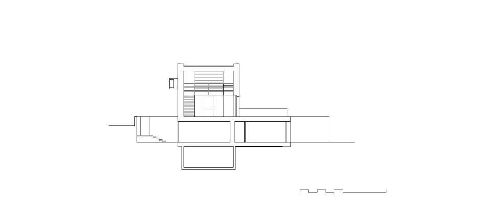 House B, řez a, E2A