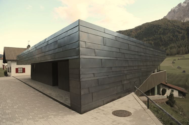 Vila Drei Birken, Plasma studio