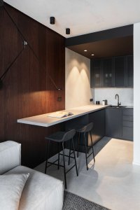 Díky rozdělení na zóny je ale funkční a najde se v něm soukromí. (Apartmán v Jizerských horách, MAVA ARCHI)