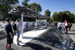 Přístřešek byl vyrobený technologií robotického 3D tisku ultra-vysokopevnostního betonu (UHPC)