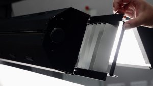 Skenování povrchu tvrzeného kamene TechniStone®, proces jehož výsledkem je hotový 3D model materiálu. (Pearl Lava, TechniStone®).