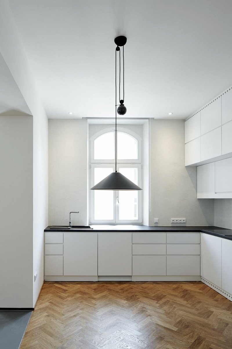Henkai Architekti, rekonstrukce bytu s knihovnou v Opavě, foto