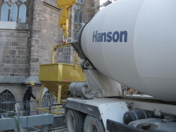 Antoni Gaudí, chrám Sagrada Família: dostavba  pokračuje i po sto čtyřiceti letech.