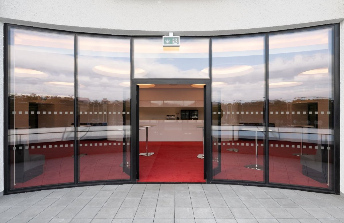Nově zrekonstruovaný kulturní dům v Ostravě od Platforma architekti