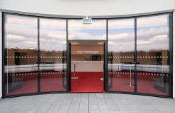 Nově zrekonstruovaný kulturní dům v Ostravě od Platforma architekti