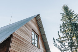 Chata Skelná Huť, re:architekti: Trvalý, kvalitní, ale přesto dostupný – konečná cena byla pod dva miliony korun.