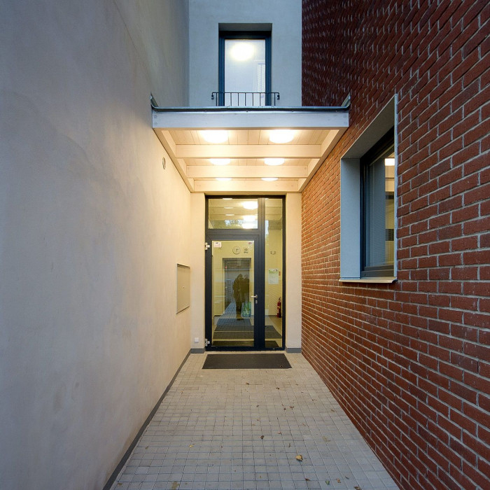 Architekt Ondřej Tuček, Přístavba a rekonstrukce obecní školy Hovorčovice – foto