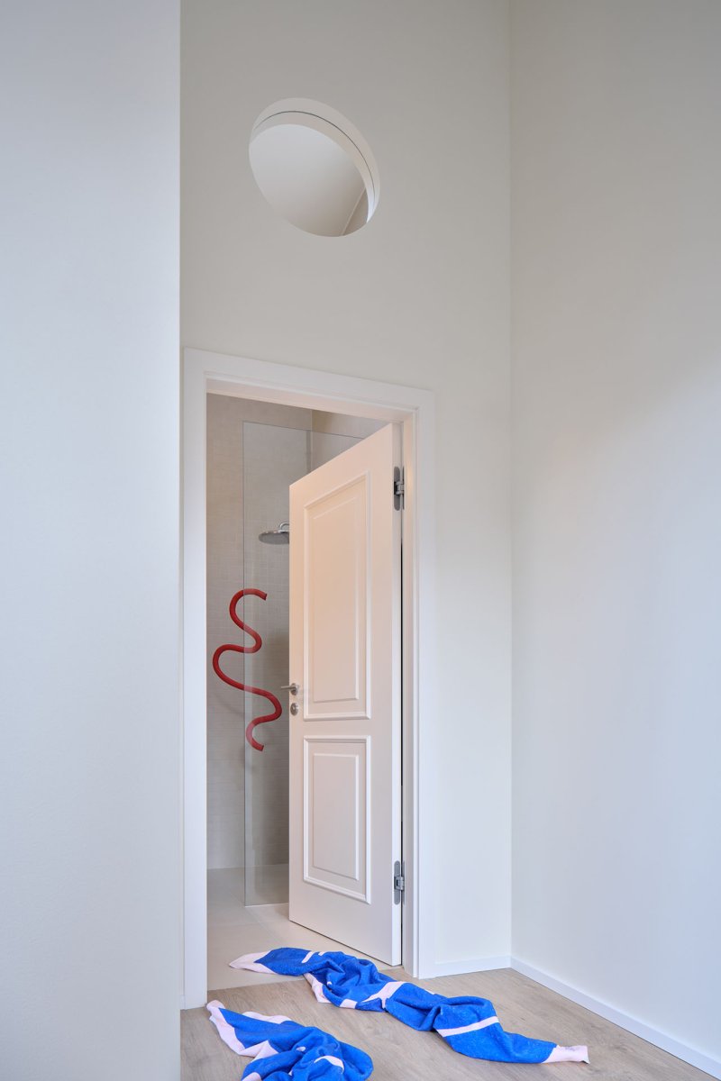 Rekonstrukce pavlačového domu v Praze-Nuslích od ateliéru Plus One Architects 