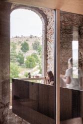 Na projektu buněk se pracovalo od roku 2020, v roce 2022 dostal slovenskou cenu za architekturu CEZAAR.