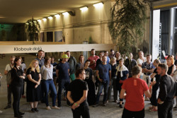 Společnost Egoé vytvořila laboratoř průmyslového designu a centrum veřejného prostoru. Najdete ho na drese Bílovice 519.