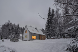 Chata v Jizerských horách od architektky Kateřiny Margoldové
