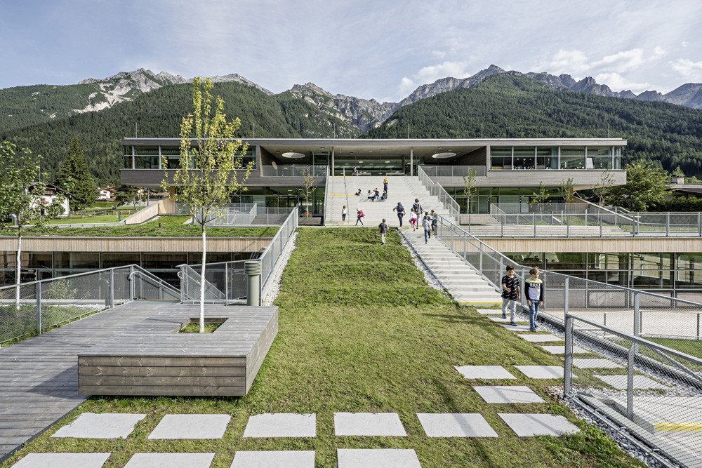 Úspěch slaví také Rakousko, které má na shortlistu hned 7 staveb (školní kampus od fasch&fuchs.architekten)