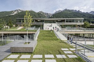 Úspěch slaví také Rakousko, které má na shortlistu hned 7 staveb (školní kampus od fasch&fuchs.architekten)