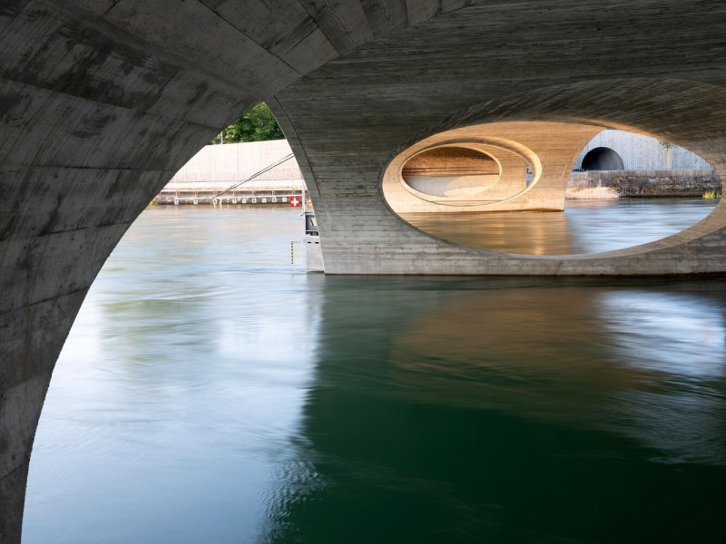 Pont Neuf v Aarau, Christ & Gantenbein: V pilířích má oválné průřezy, konstrukcí se tak dá prohlédnout