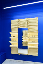 Butiková optika v rušné ulici Milady Horákové nahradila papírnictví. (Optika Kahotski Eyewear Studio na Letné, IHOR)