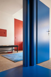 Barvy, koláž a světelná hra. (JanskyDundera, Rekonstrukce prvorepublikového bytu)