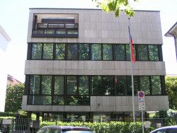 Zdeněk Kuna: Československý zastupitelský úřad, Milán, 1971 až 1976, současný stav. Zdeněk Kuna: Československý zastupitelský úřad, Milán, 1971 až 1976, dobová fotografie.