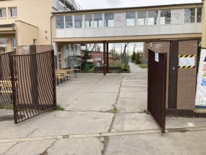 Nadace Proměny Karla Komárka vyhlašuje výzvu k obnově parku před Základní školou U Červených domků v Hodoníně