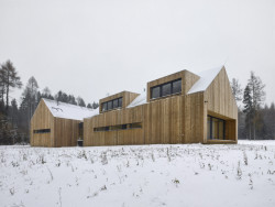 Lesovna poblíž Pacova od studia 20-20-ARCHITEKTI a VYŠEHRAD ateliéru