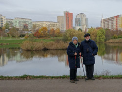 Ivo Oberstein na Jihozápadním Městě s manželkou, architektkou Miladou Obersteinovou, fotografie z roku 2020