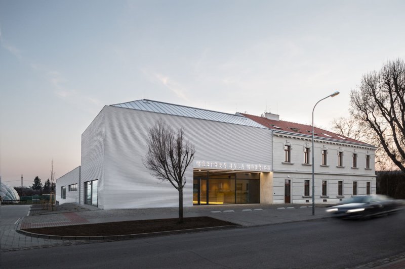 Městská hala Modřice, Atelier bod architekti/ Vojtěch Sosna, Jakub Straka, Jáchym Svoboda