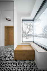 Stavení s červenou pumpou od DESTYL architekti