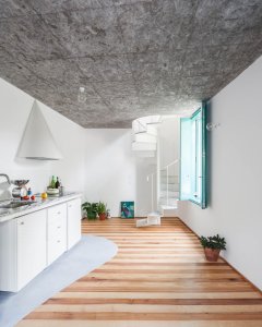 Malý dům s monumentální sprchou v Amarante, fala atelier