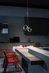 Sklo svítidel Random je odolné vůči teplotním výkyvům. 