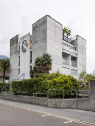 Aurelio Galfetti prožil celý svůj život v nejjižnějším švýcarském kantonu Ticino. Roku 1975 se přestěhoval do Bellinzony.