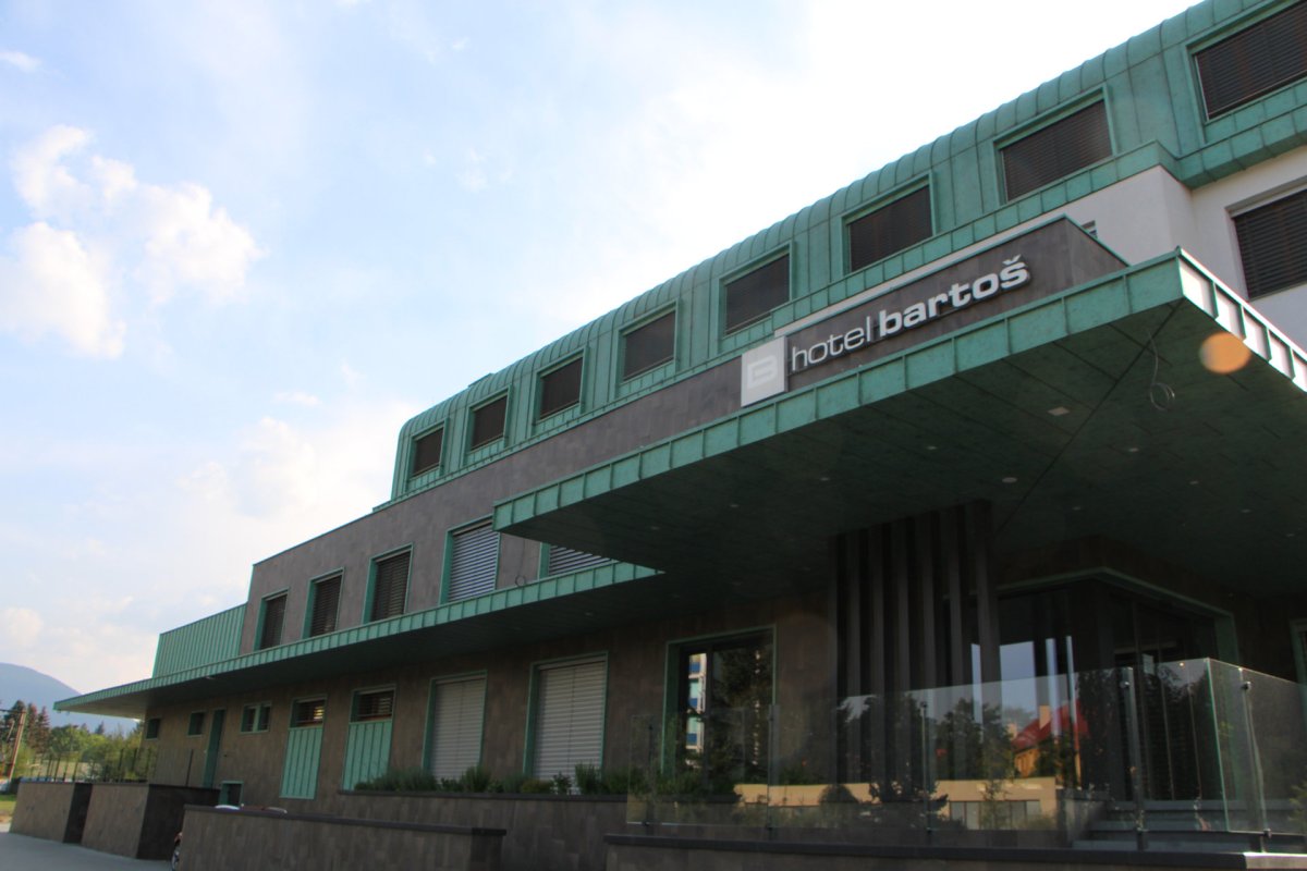 Hotel Bartoš ve Frenštátě pod Radhoštěm (Rekonstrukci a přístavbu stávajícího hotelu dle návrhu Ing. Petra Stibory realizovala E B stavební společnost.)
