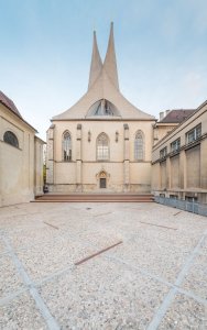 IXA, Piazzetta u kaple sv. Kosmy a Damiána v Emauzích – foto