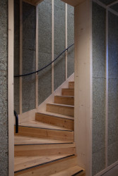 Detail výplně stěn (Rekonstrukce bývalých železničních dílen; ASSEMBLE, Atelier Luma, BC Architects )