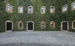 Vault 42, studio Raketoplán