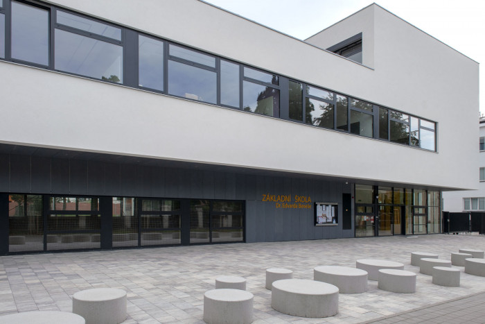 Přístavba ZŠ DR. E. Beneše, Med Pavlík architekti - foto