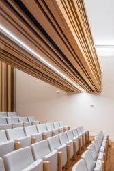 Koncertní síň Otakara Jeremiáše v kostele sv. Anny po rekonstrukci od studia A8000