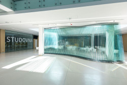 Vysoká škola báňská v Ostravě má novou budovu ekonomické fakulty. Navrhlo ji studio CHVÁLEK ATELIÉR s.r.o.