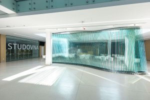 Vysoká škola báňská v Ostravě má novou budovu ekonomické fakulty. Navrhlo ji studio CHVÁLEK ATELIÉR s.r.o.