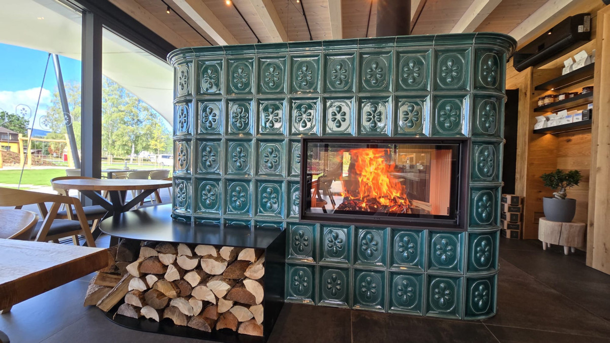 Kamna s vložkou BRUNNER BKH 50/90 Tunnel (Rodinný resort Na peci, Lipno)
