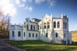 Jízdárna ve Světcích u Tachova - zdroj foto