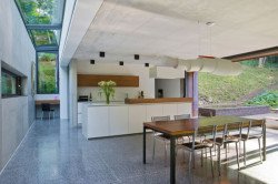 Bezbariérová posuvně zdvižná stěna ze systému Schüco ASS 70.HI, foto